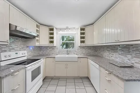 1002 22nd Street W Bradenton FL 34205