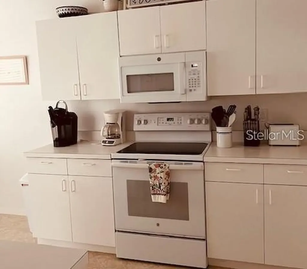 8735 Olde Hickory Avenue Sarasota FL 34238
