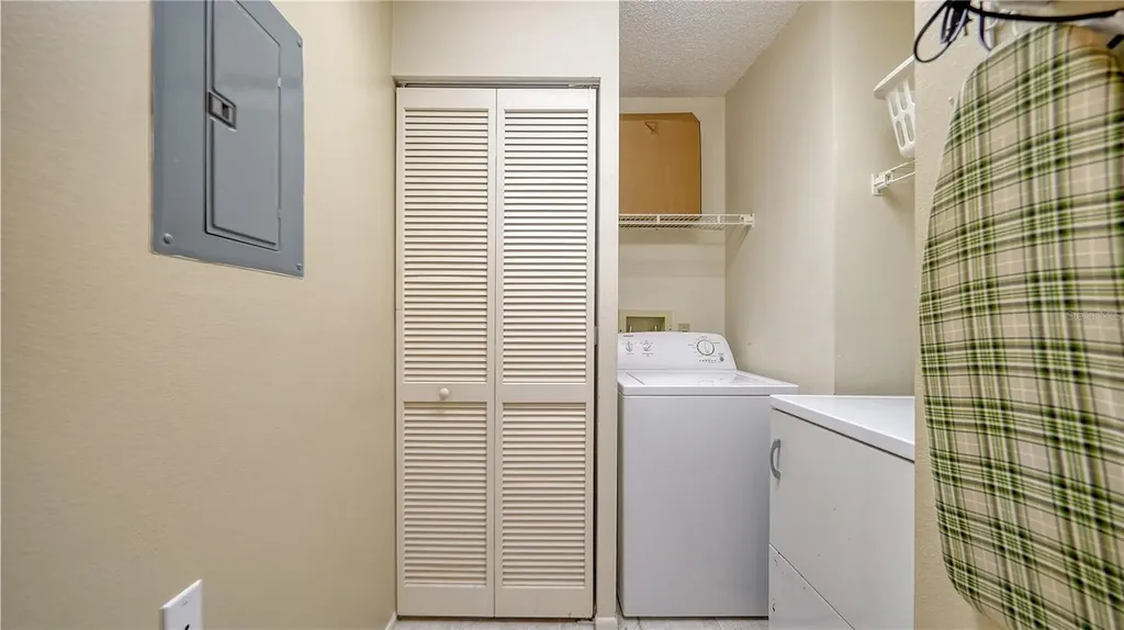 5649 Summer Side Lane Sarasota FL 34231