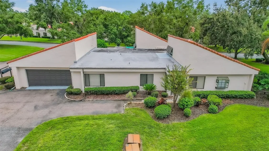 107 Seville Court N Plant City FL 33566