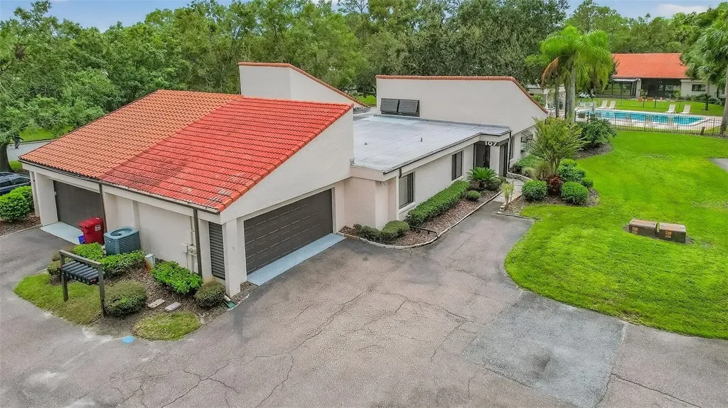 107 Seville Court N Plant City FL 33566