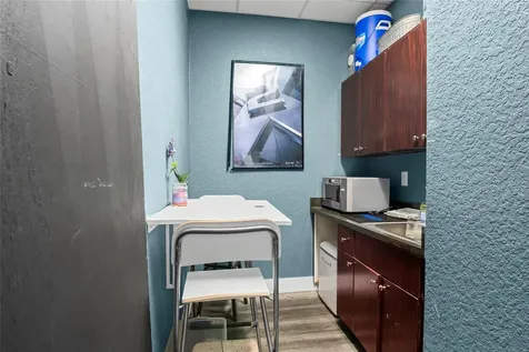 7901 Kingspointe Parkway Orlando FL 32819