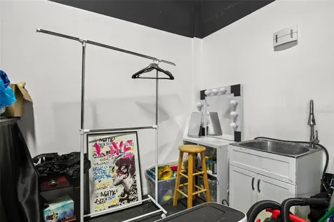 7901 Kingspointe Parkway Orlando FL 32819