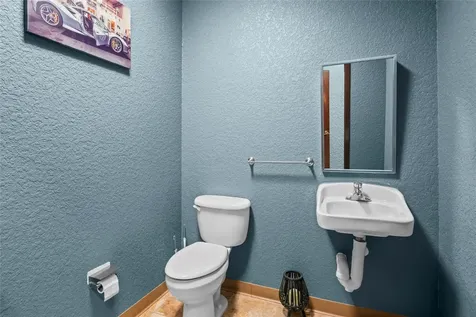 7901 Kingspointe Parkway Orlando FL 32819