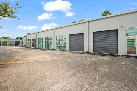 7901 Kingspointe Parkway Orlando FL 32819