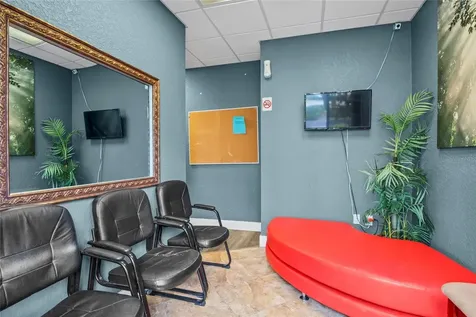 7901 Kingspointe Parkway Orlando FL 32819