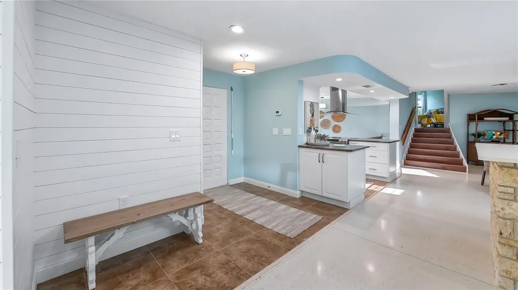 102 East Circle New Smyrna Beach FL 32169
