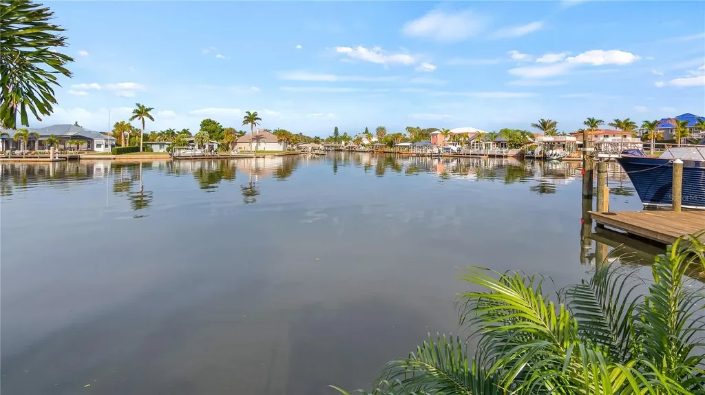 102 East Circle New Smyrna Beach FL 32169