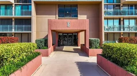 1 Key Capri Treasure Island FL 33706
