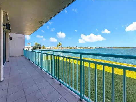 1 Key Capri Treasure Island FL 33706