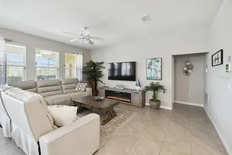 7704 Oakmoss Loop Davenport FL 33837
