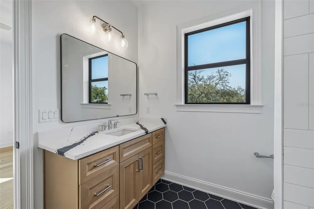 4509 W North A Street Tampa FL 33609