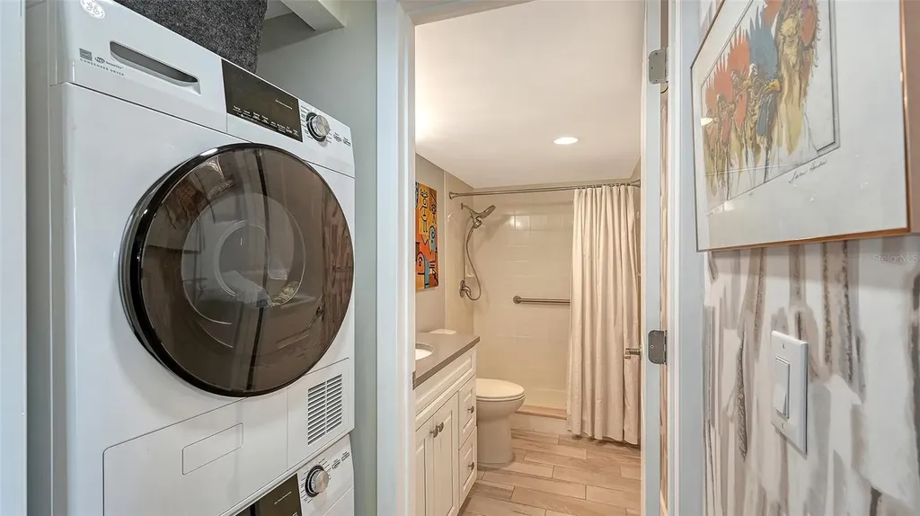 101 S Gulfstream Avenue Sarasota FL 34236