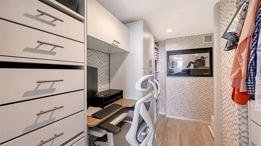 101 S Gulfstream Avenue Sarasota FL 34236