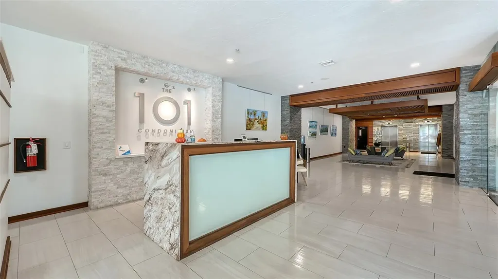 101 S Gulfstream Avenue Sarasota FL 34236