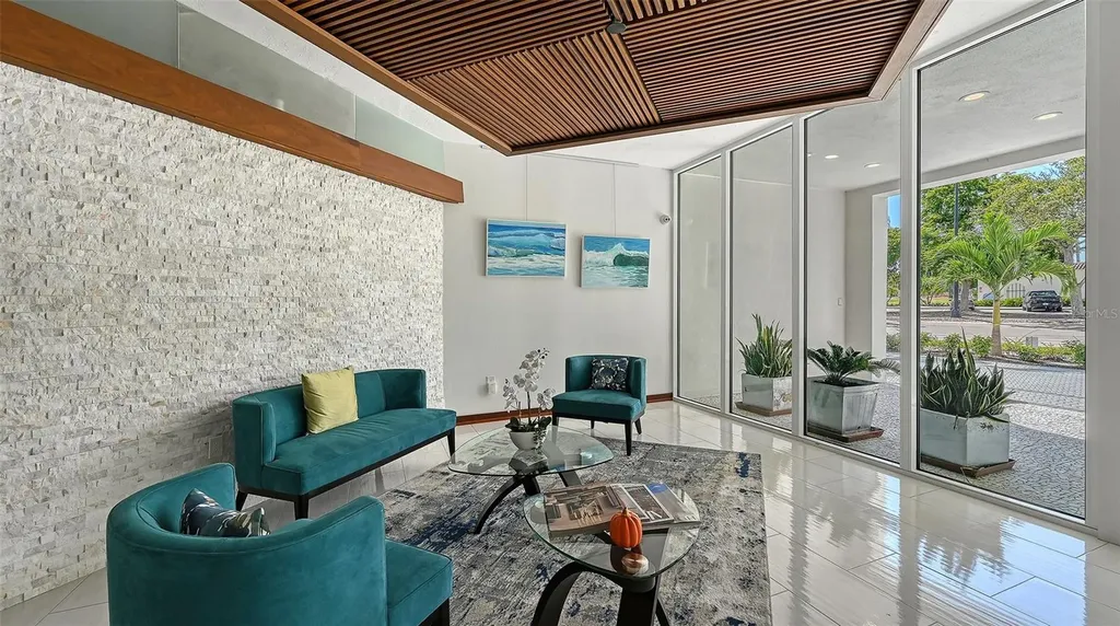 101 S Gulfstream Avenue Sarasota FL 34236