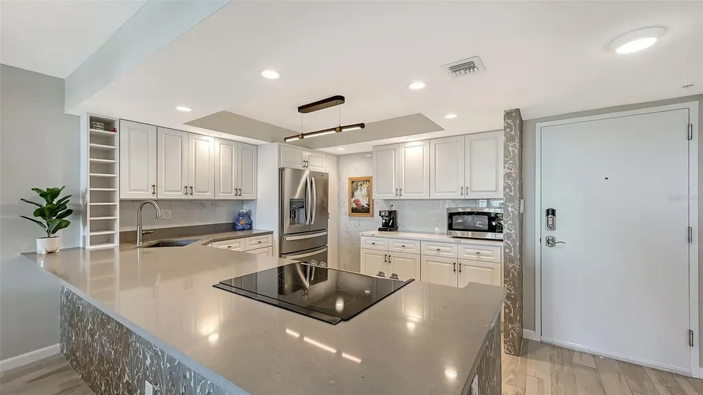 101 S Gulfstream Avenue Sarasota FL 34236
