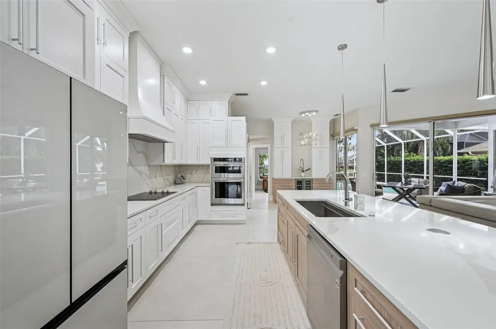 4611 Shark Drive Bradenton FL 34208