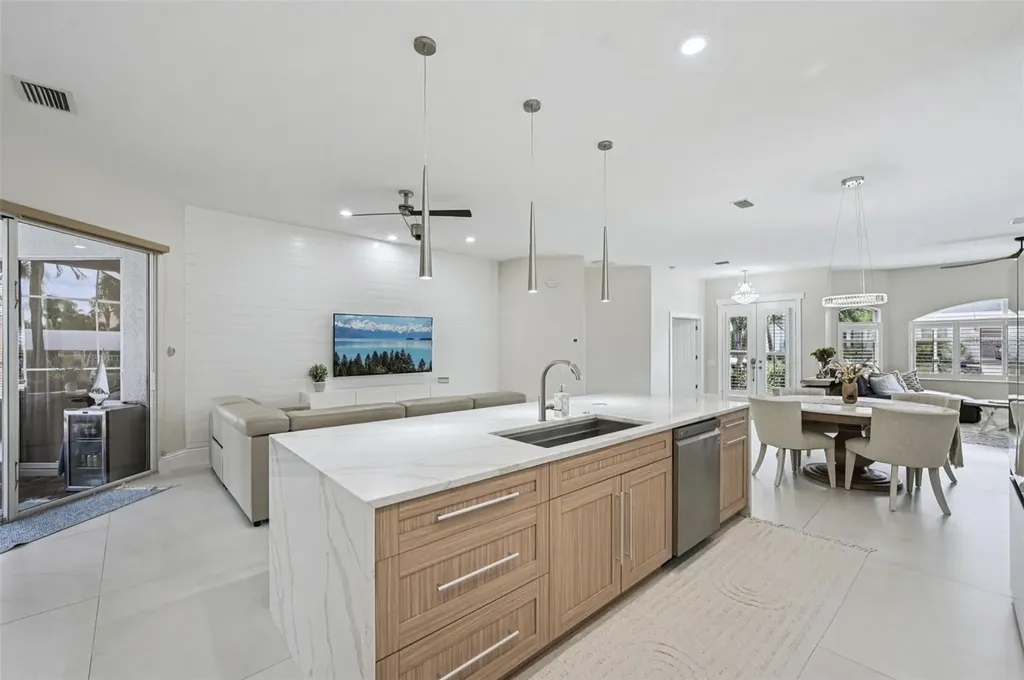 4611 Shark Drive Bradenton FL 34208