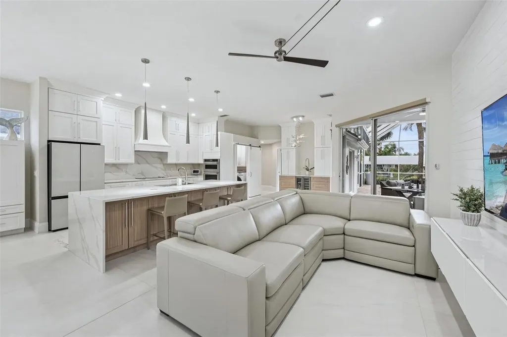 4611 Shark Drive Bradenton FL 34208
