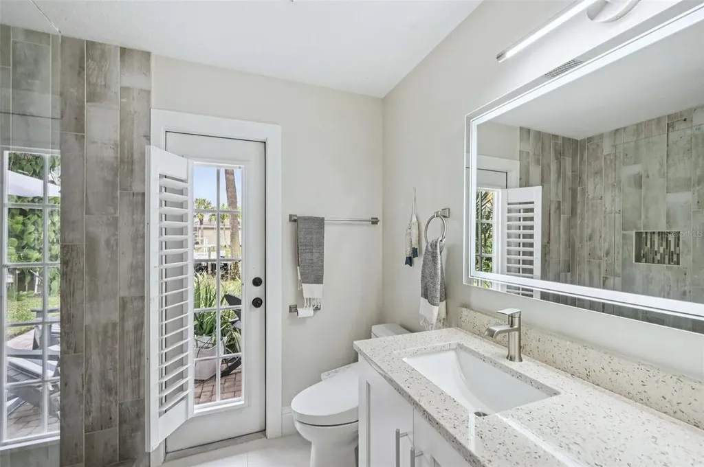 4611 Shark Drive Bradenton FL 34208