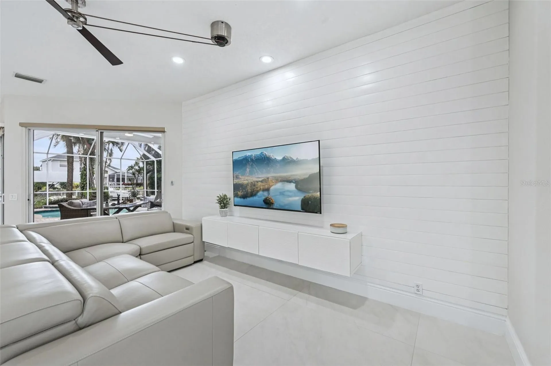 4611 Shark Drive Bradenton FL 34208