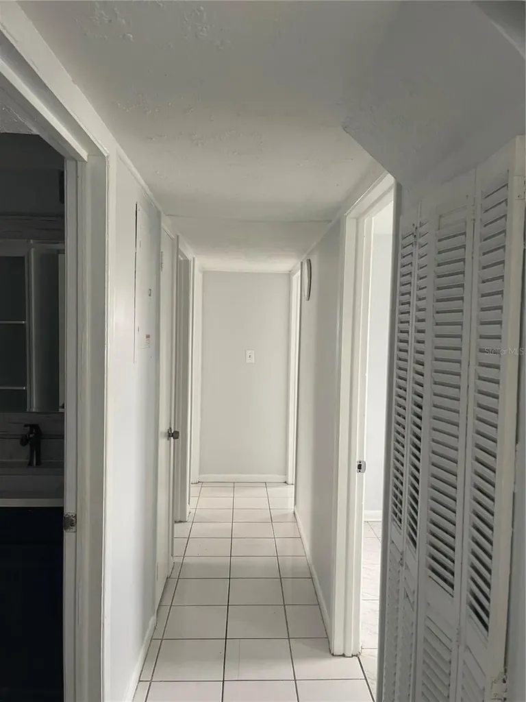5825 N Thatcher Avenue Tampa FL 33614