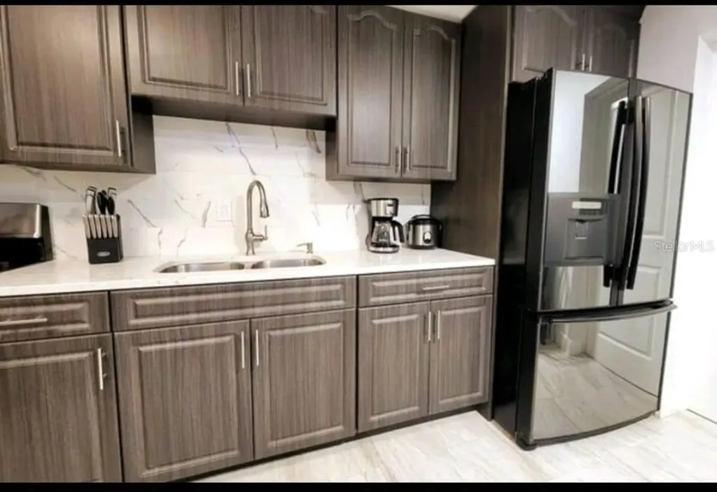 5825 N Thatcher Avenue Tampa FL 33614