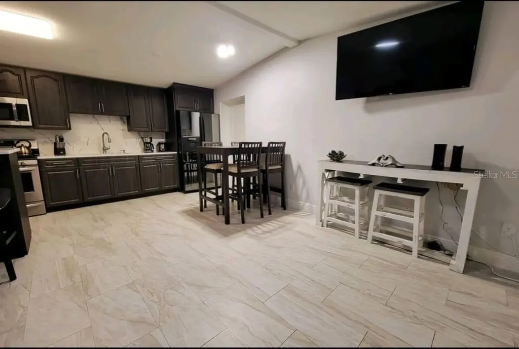 5825 N Thatcher Avenue Tampa FL 33614
