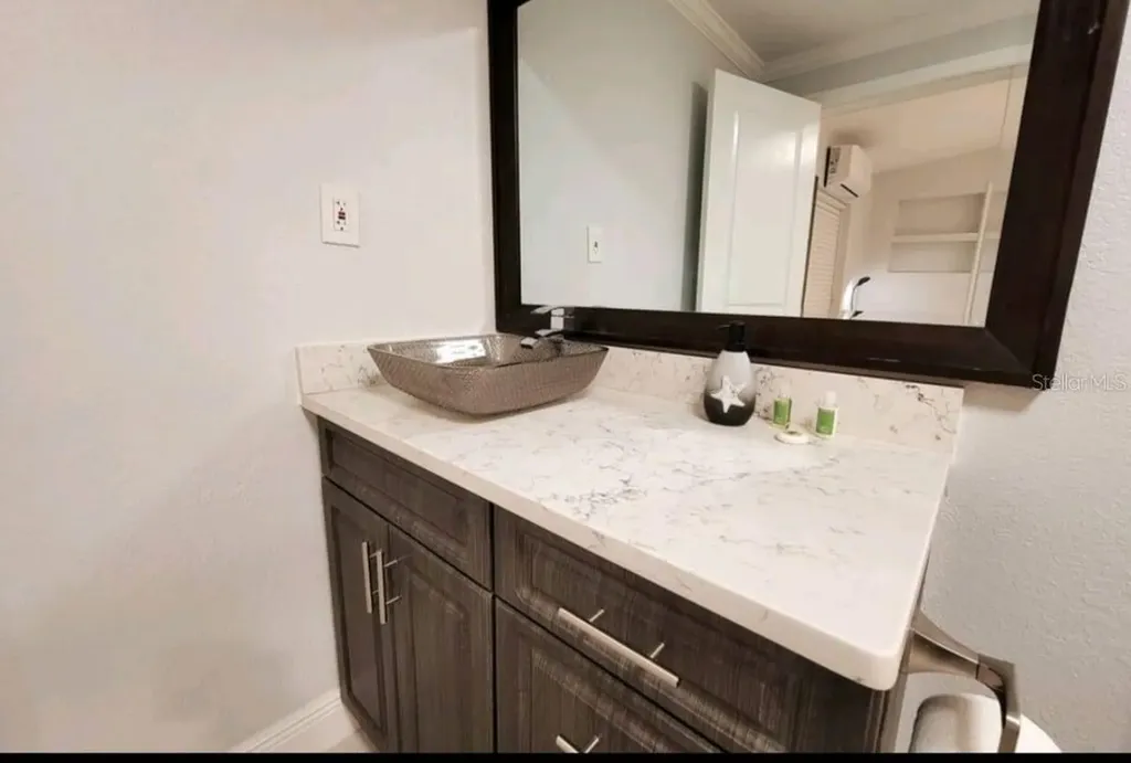 5825 N Thatcher Avenue Tampa FL 33614