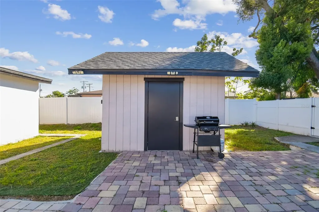 5825 N Thatcher Avenue Tampa FL 33614