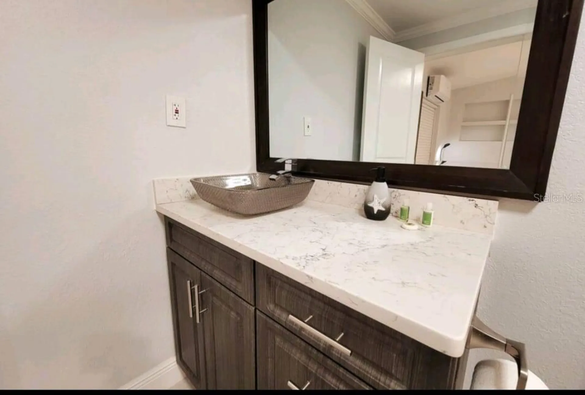 5825 N Thatcher Avenue Tampa FL 33614