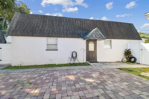 5825 N Thatcher Avenue Tampa FL 33614
