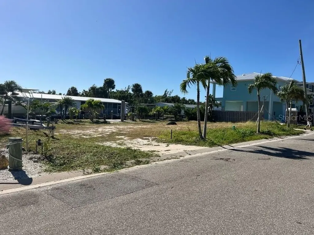 766 Saint Judes Drive N Longboat Key FL 34228
