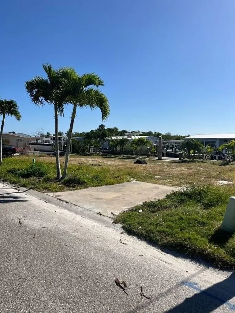 766 Saint Judes Drive N Longboat Key FL 34228