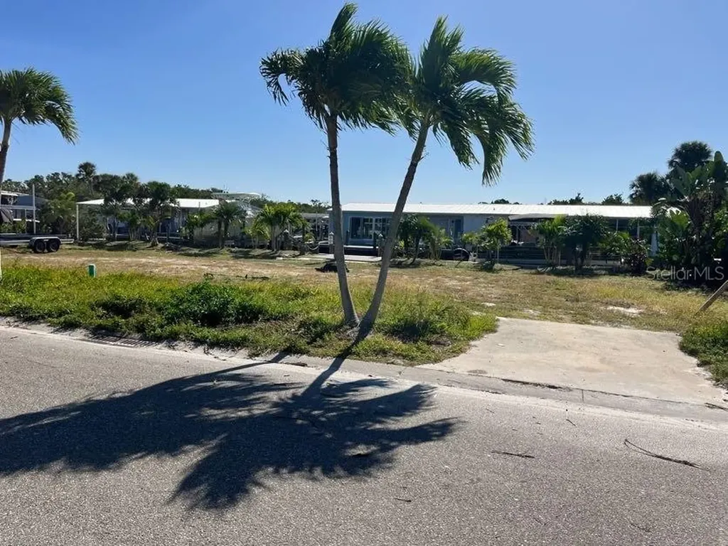 766 Saint Judes Drive N Longboat Key FL 34228