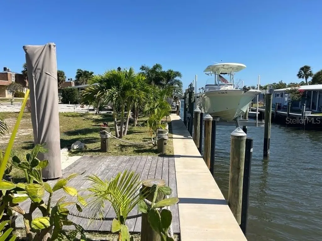 766 Saint Judes Drive N Longboat Key FL 34228