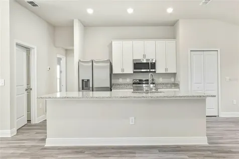 7013 Remington Oaks Loop Lakeland FL 33810