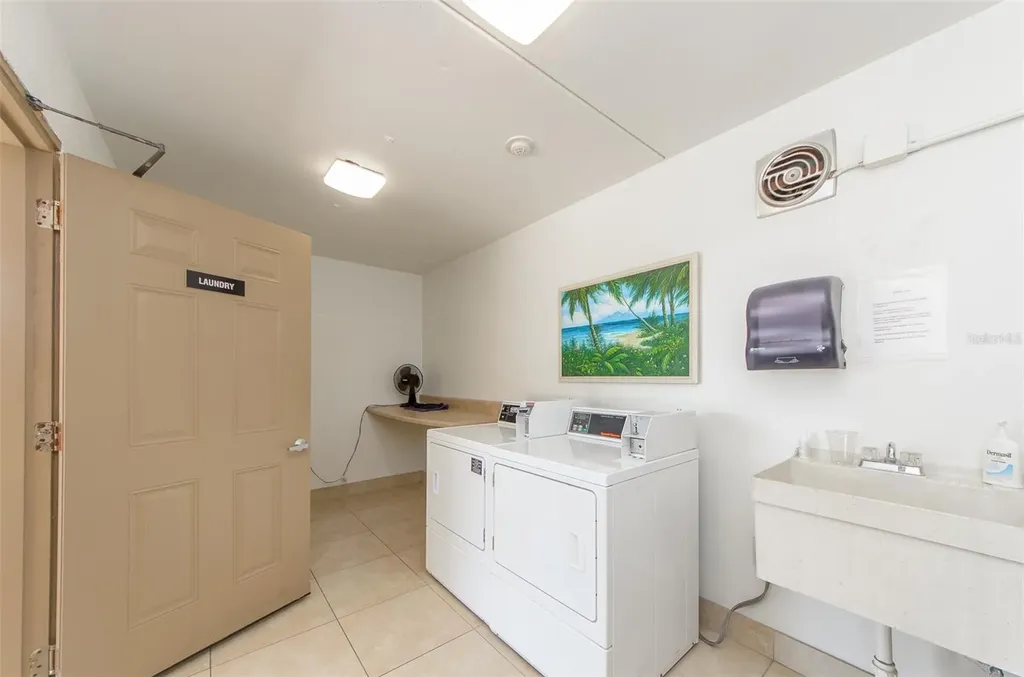 105 Island Way Clearwater Beach FL 33767
