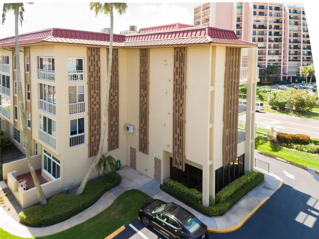 105 Island Way Clearwater Beach FL 33767