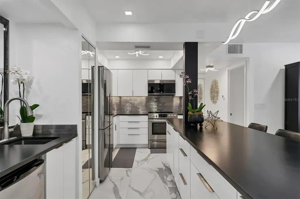 1714 69th Avenue W Bradenton FL 34207