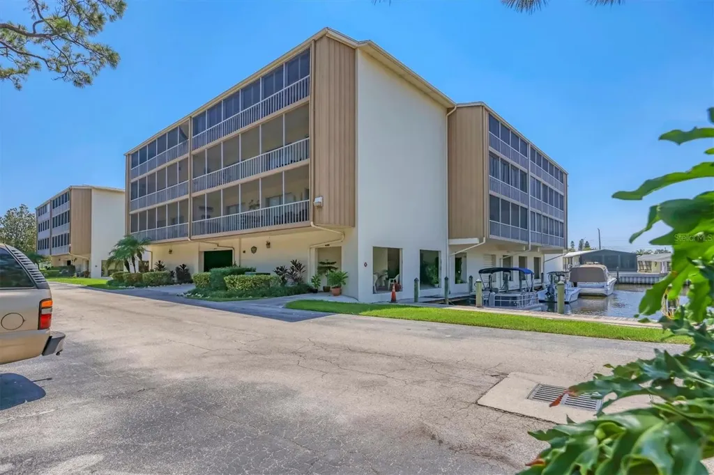 1714 69th Avenue W Bradenton FL 34207