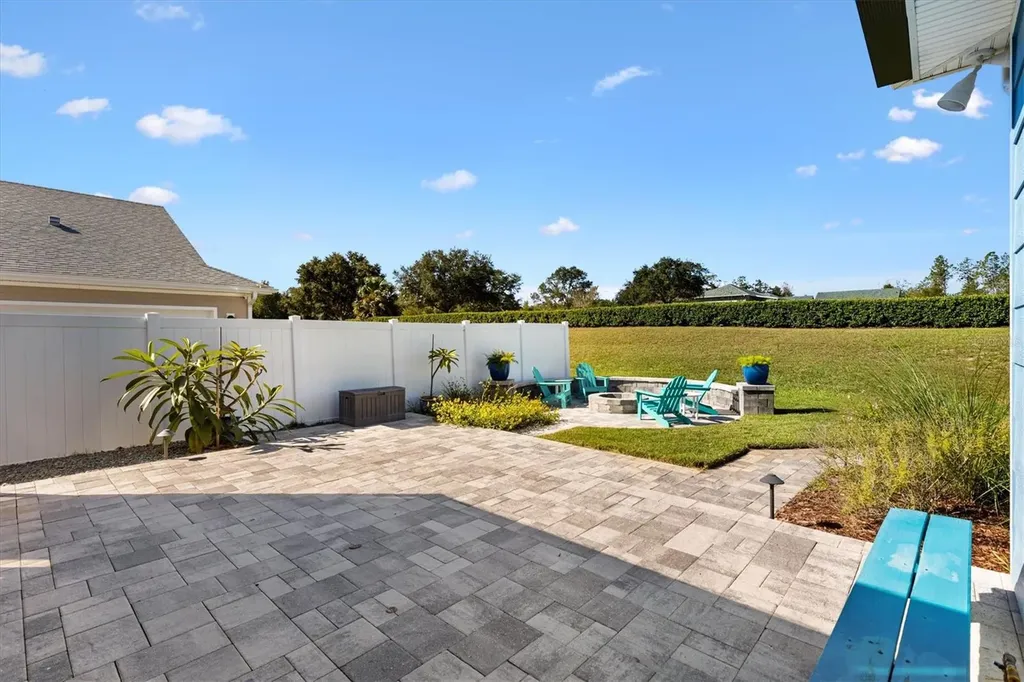 1052 Sugar Loaf Key Loop Lady Lake FL 32159