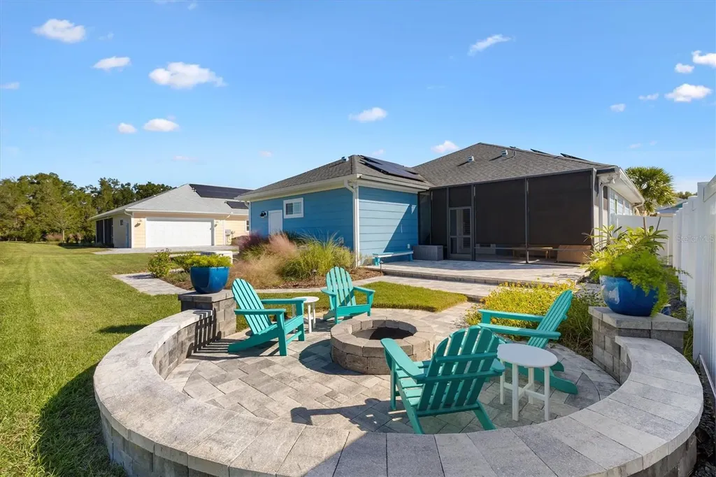 1052 Sugar Loaf Key Loop Lady Lake FL 32159