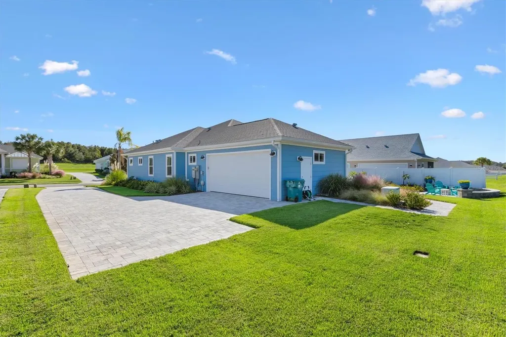1052 Sugar Loaf Key Loop Lady Lake FL 32159