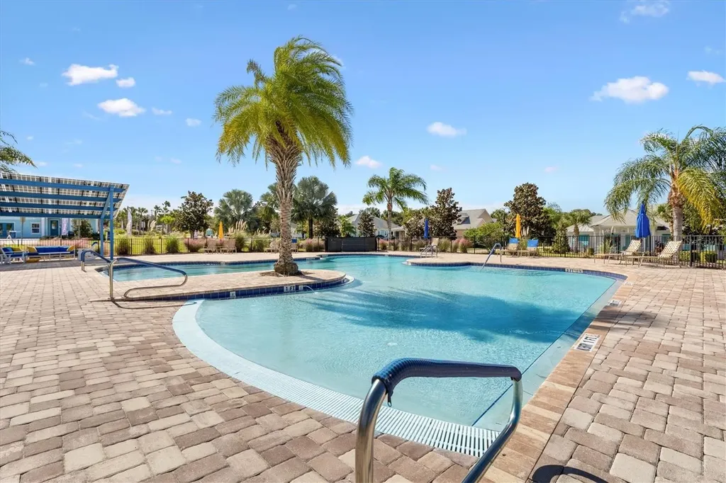 1052 Sugar Loaf Key Loop Lady Lake FL 32159