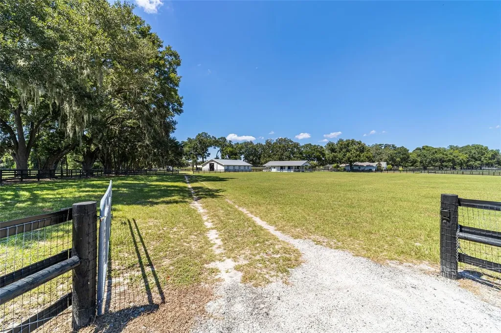 16050 NW 10th Circle Citra FL 32113