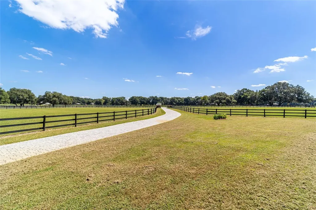 16050 NW 10th Circle Citra FL 32113