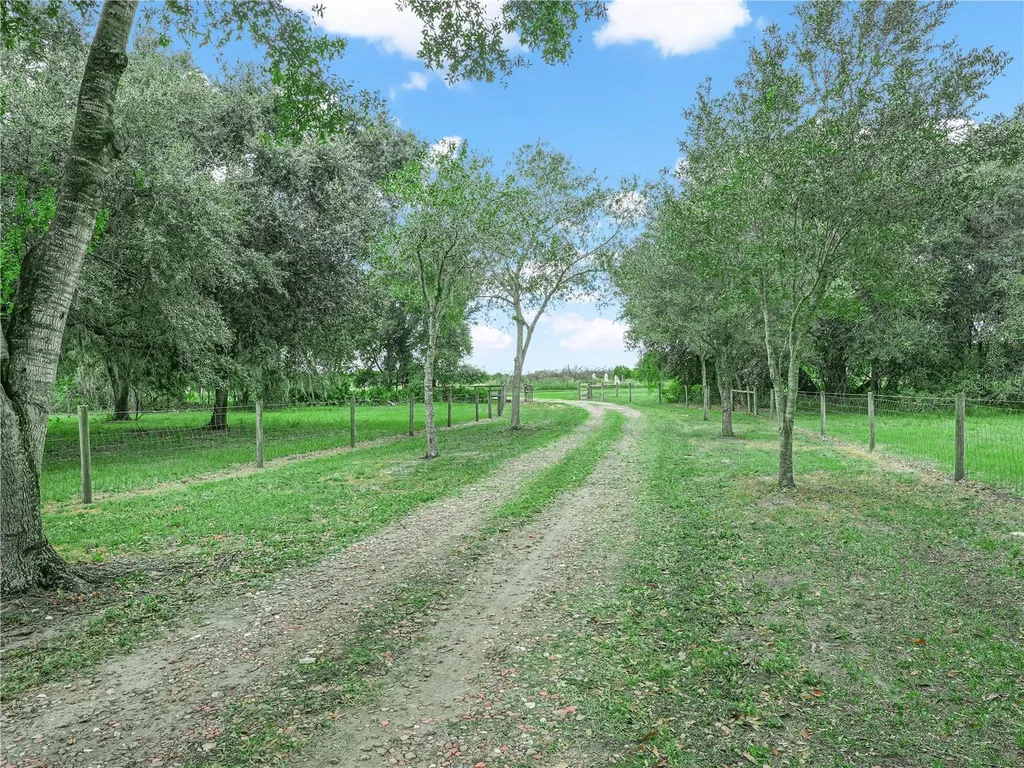 3963 Mammoth Grove Road Lake Wales FL 33898