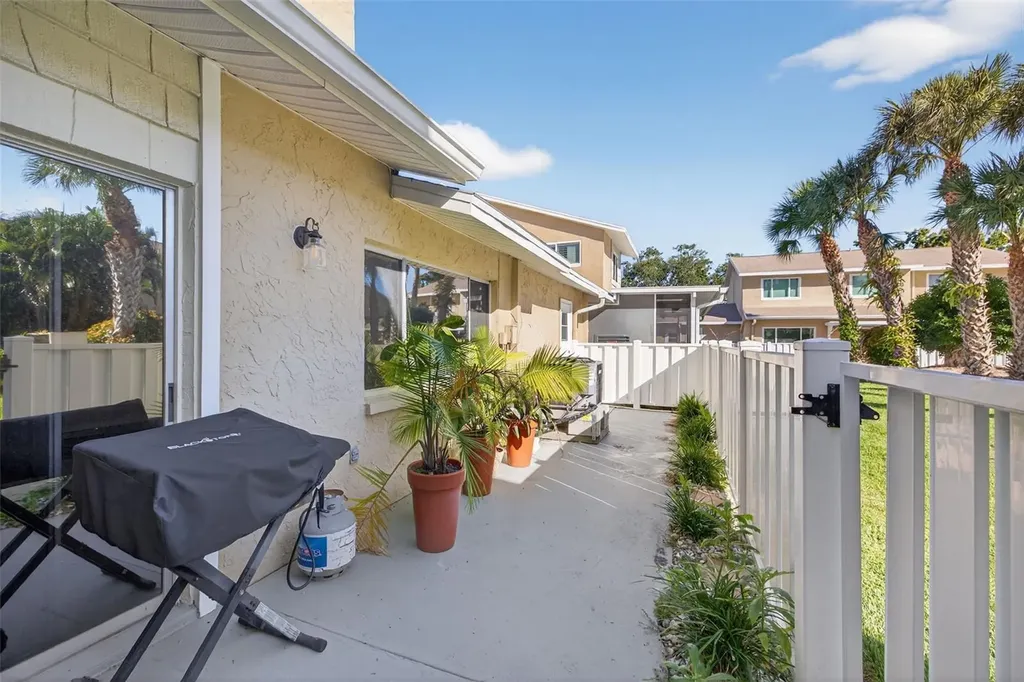 6525 Cape Sable Way NE St Petersburg FL 33702